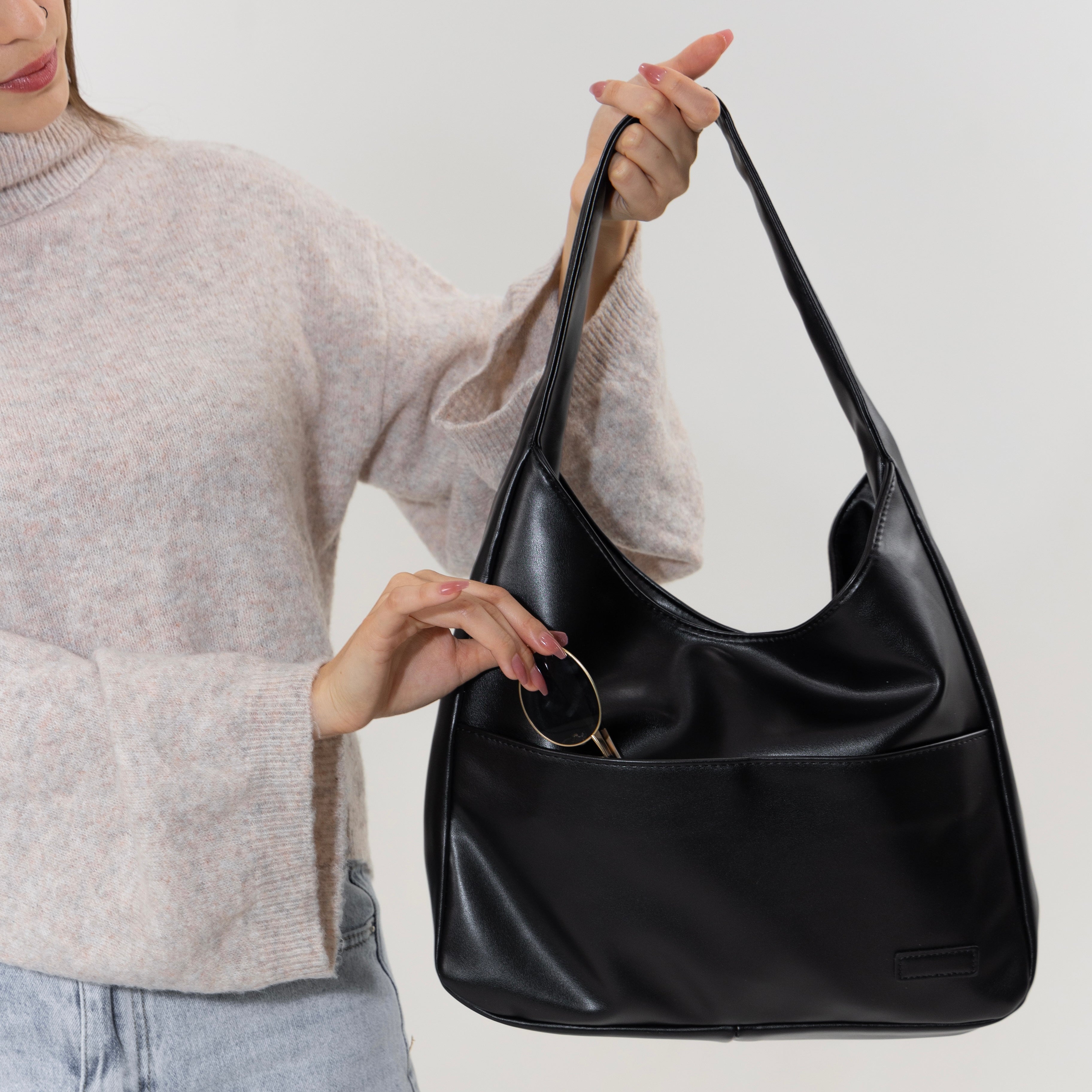 The Vivienne Urban Sainte